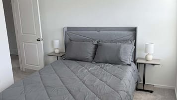 House (4 Bedrooms) | 4 bedrooms, desk, laptop workspace, iron/ironing board