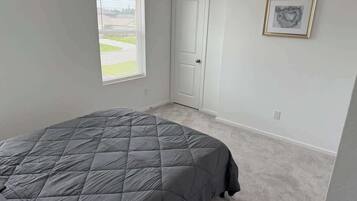 独立别墅 (4 Bedrooms) | 4 多间卧室、笔记本电脑工作区、熨斗/熨衣板、床单
