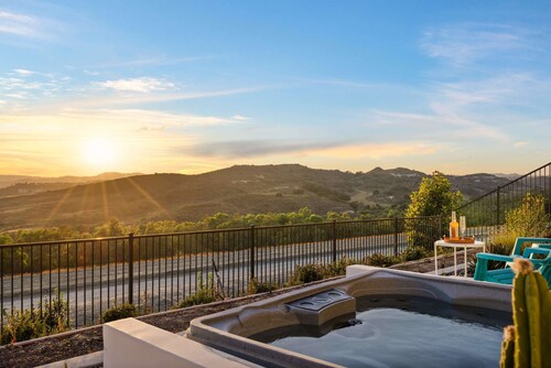 @ Marbella Lane - Curated 5BR in Upscale RMV Haven