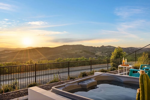 @ Marbella Lane - Curated 5BR in Upscale RMV Haven