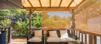 Mobile Home 'Marinière' with Lake View, Private Pool and Air Conditioning