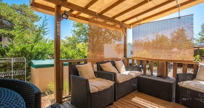 Mobile Home 'Marinière' with Lake View, Private Pool and Air Conditioning
