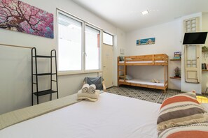 1 bedroom, iron/ironing board, free WiFi, wheelchair access