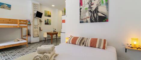 1 habitación, tabla de planchar con plancha y wifi gratis