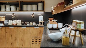 Daily buffet breakfast (EUR 16.70 per person)
