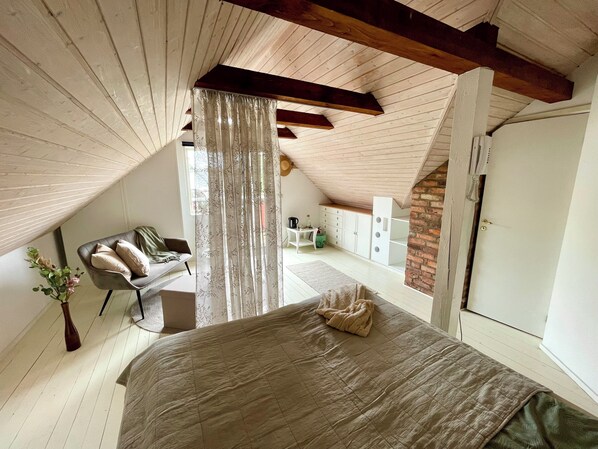 1 bedroom, iron/ironing board, bed sheets