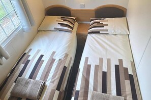 3 bedrooms, iron/ironing board, bed sheets