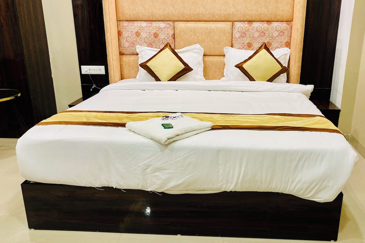 Deluxe Double Room | Free WiFi