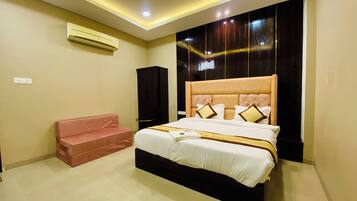 Deluxe Double Room | Free WiFi