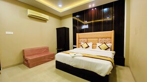 Deluxe Double Room | Free WiFi