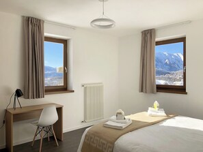 1 dormitori, escriptori, planxa i posts de planxar i wifi gratuïta