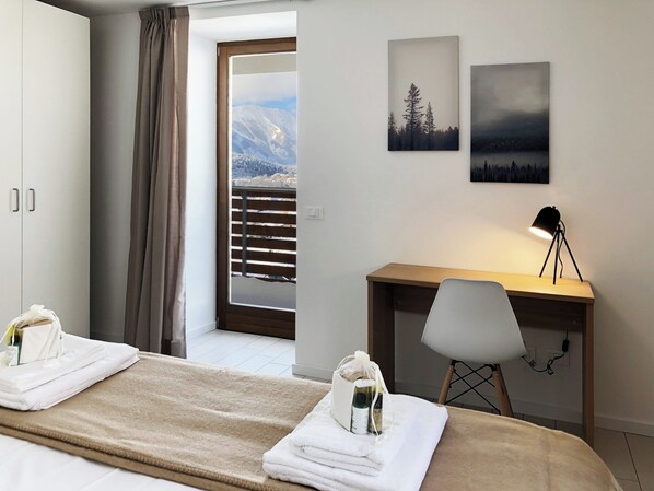 1 chambre, bureau, fer et planche à repasser, Wi-Fi gratuit