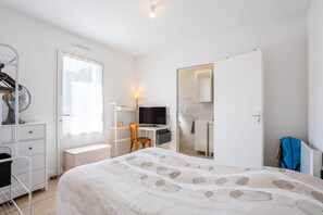 2 chambres, fer et planche Ă repasser, Wi-Fi, draps fournis