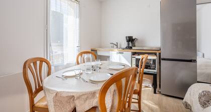 2-Bedroom Independent Accommodation for 4 to 6 People, 20 Minutes from the Beach