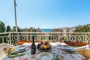 Khu ẩm thực ngoài trời