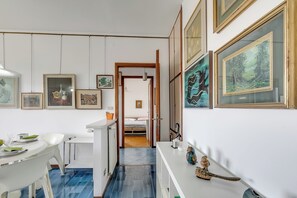 Dining - Owl House, Sea-view Terrace Apt in Sanremo (Sanremo)
