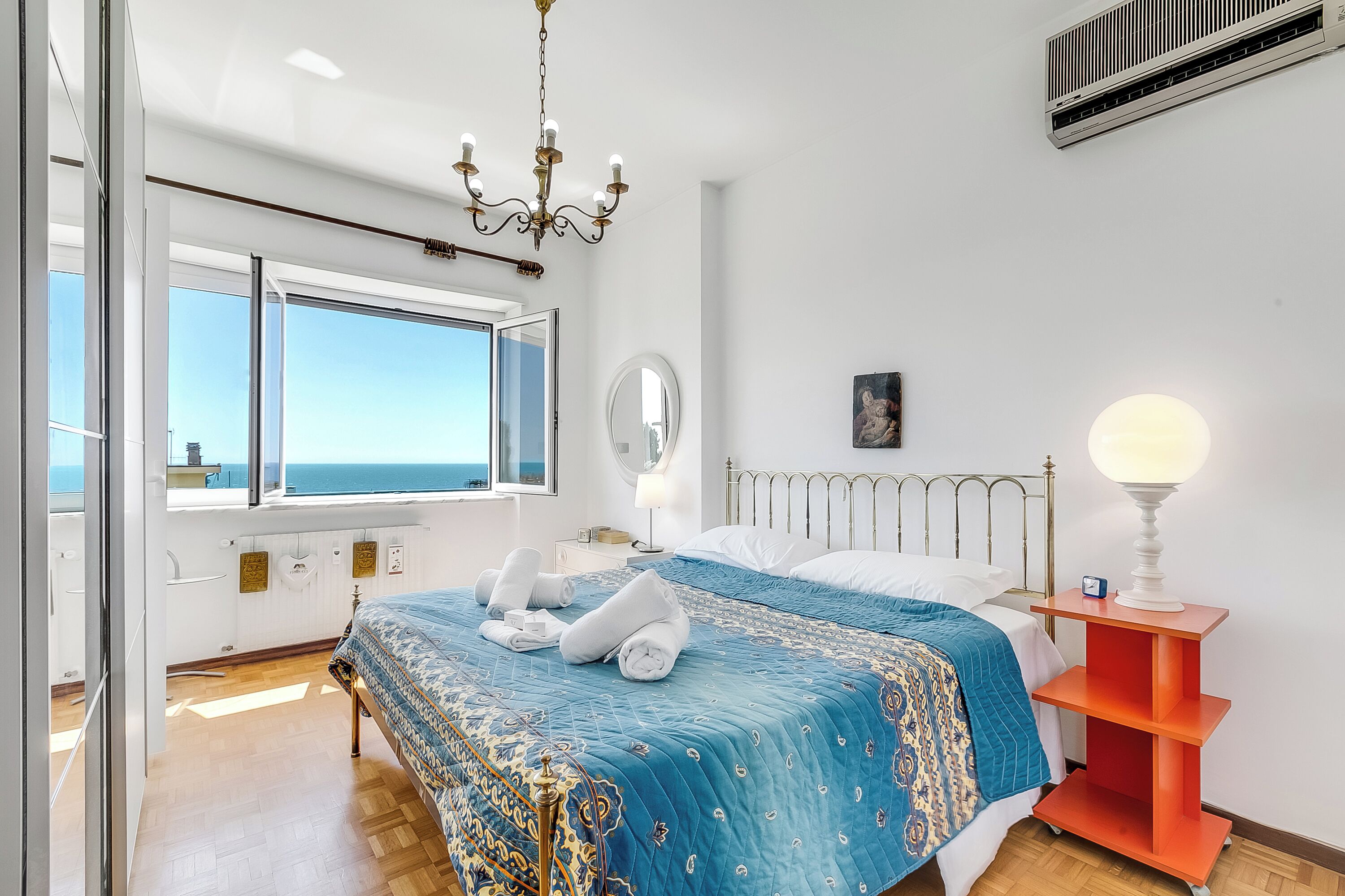 2 bedrooms, iron/ironing board, bed sheets