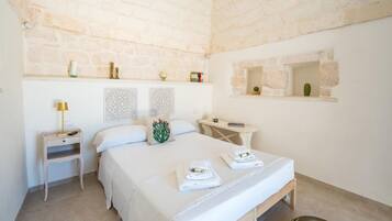 2 Schlafzimmer, Reisekinderbett