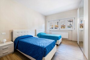 Bügeleisen/Bügelbrett, WLAN, Bettwäsche