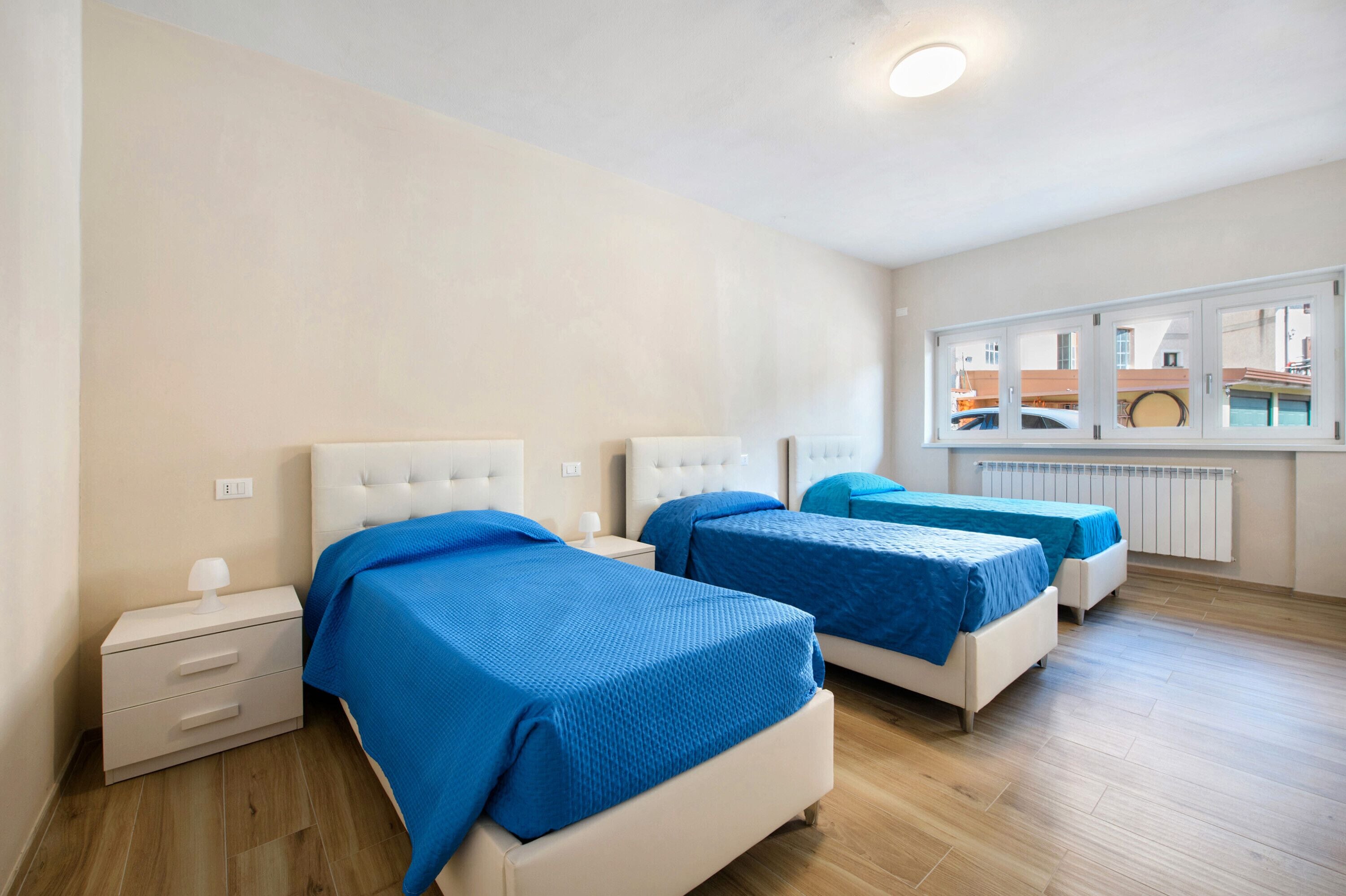 3 chambres, fer et planche à repasser, Wi-Fi, draps fournis