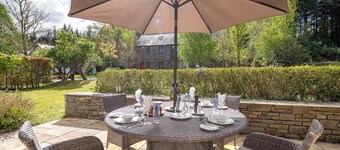 Spacious Kenmare Home to Sleep 8 Free use of Pool Onsite