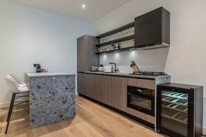 Fridge, microwave, oven, stovetop