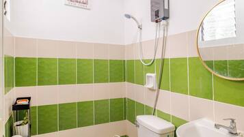 Casa, 3 habitaciones, balcón, vista al jardín | Baño