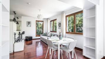 Căn hộ | Khu vực ăn uống tại phòng