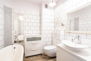 Apartment | Bathroom