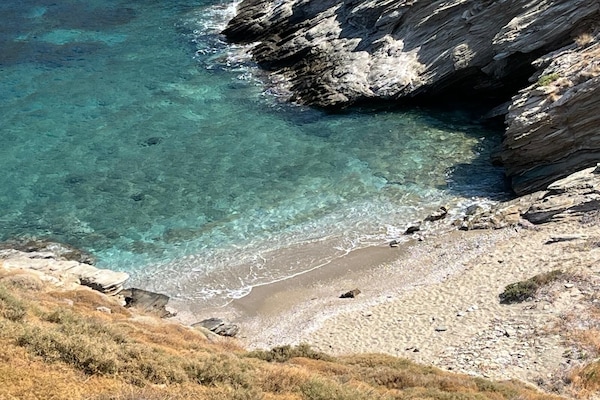 På stranden
