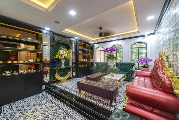 Lobby sitting area - Dancentre Airport Stays - Vyvy Hotel (Ho-Chi-Minh)