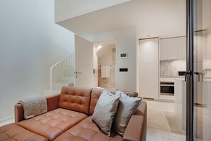 City Duplex, 1 Double Bed, Non Smoking | Living area