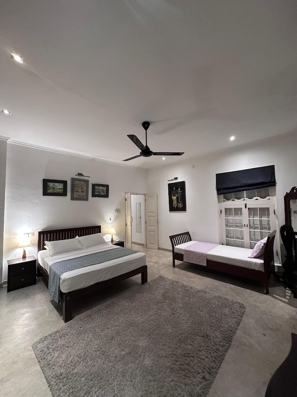 3 bedrooms, in-room safe, iron/ironing board, free WiFi