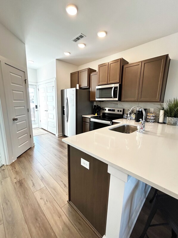 Microwave, oven, stovetop, dishwasher