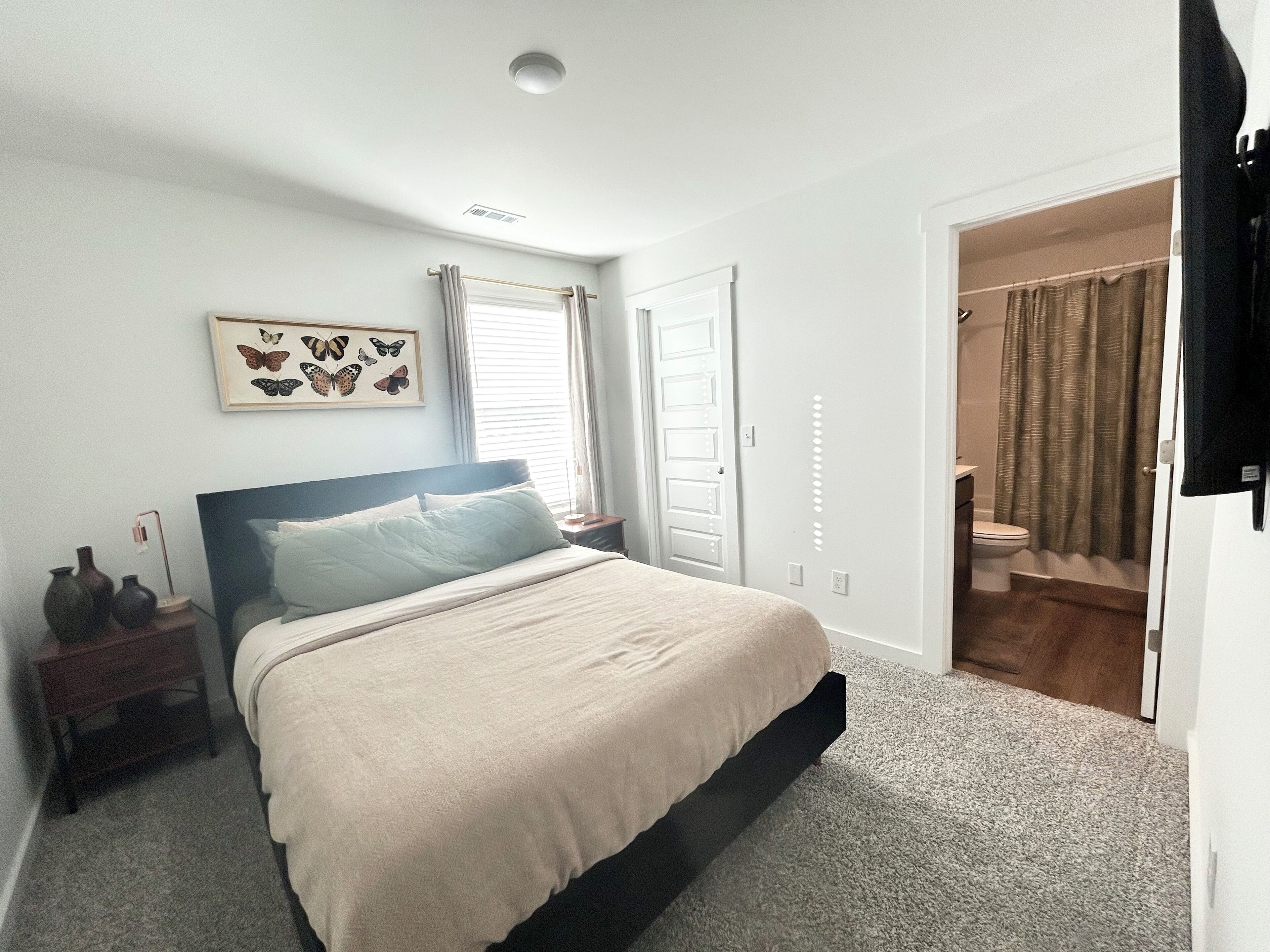 3 chambres, fer et planche à repasser, Wi-Fi, draps fournis