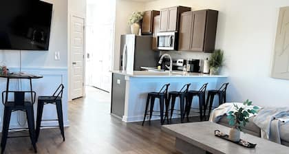 ModernCottageLuxury - Brand New with 3 full baths