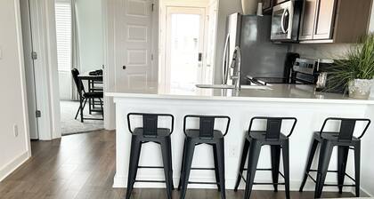 ModernCottageLuxury - Brand New with 3 full baths