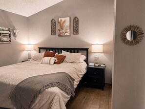 4 soverom, strykejern/-brett, wi-fi (inkludert) og sengetøy