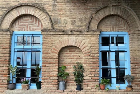 Exterior. Lurji Bani