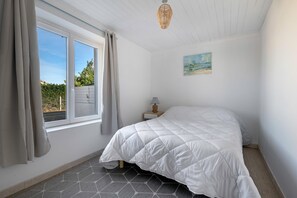 1 bedroom, iron/ironing board