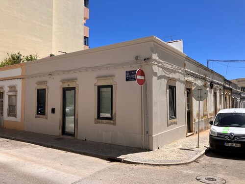 Casa P tio in Faro With 1 Bedrooms and 1 Bathrooms