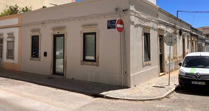 Casa P tio in Faro With 1 Bedrooms and 1 Bathrooms