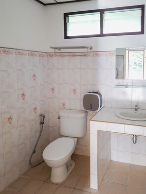 Laptop workspace, free WiFi