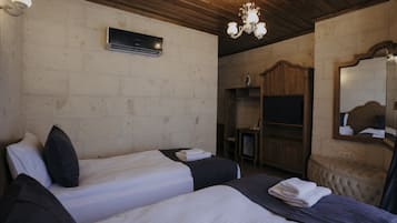 Standard tvåbäddsrum | Allergitestade sängkläder, memory foam-madrasser och minibar