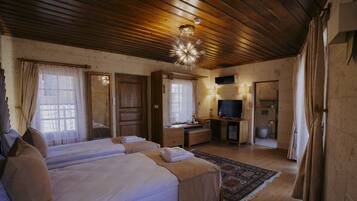 Ropa de cama hipoalergénica, colchones con efecto memoria y minibar