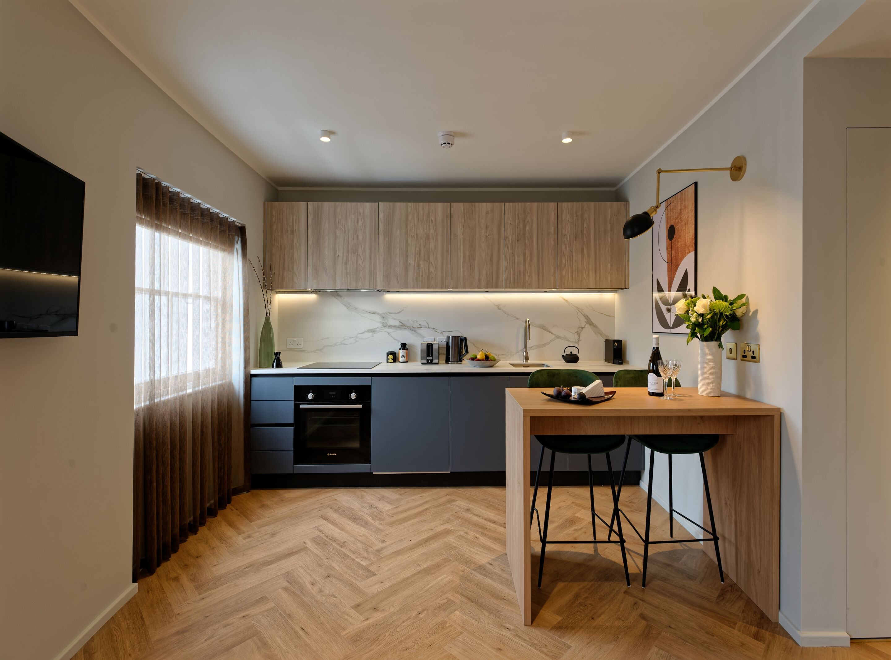 Business Studio, Ensuite