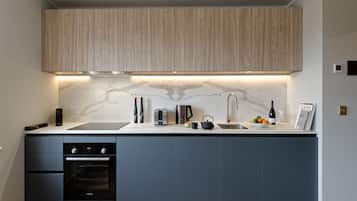 Basic Studio, Ensuite