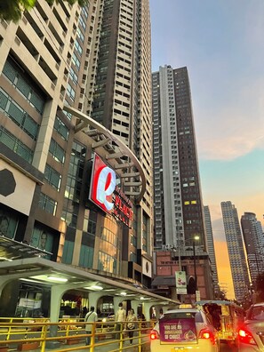 Exterior - Modern Studio with Sunset View  (Manila)