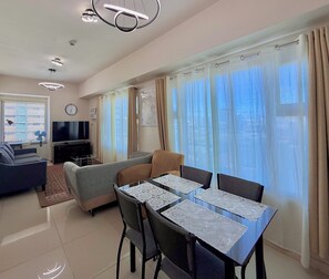 Family Condo, City View | Living area