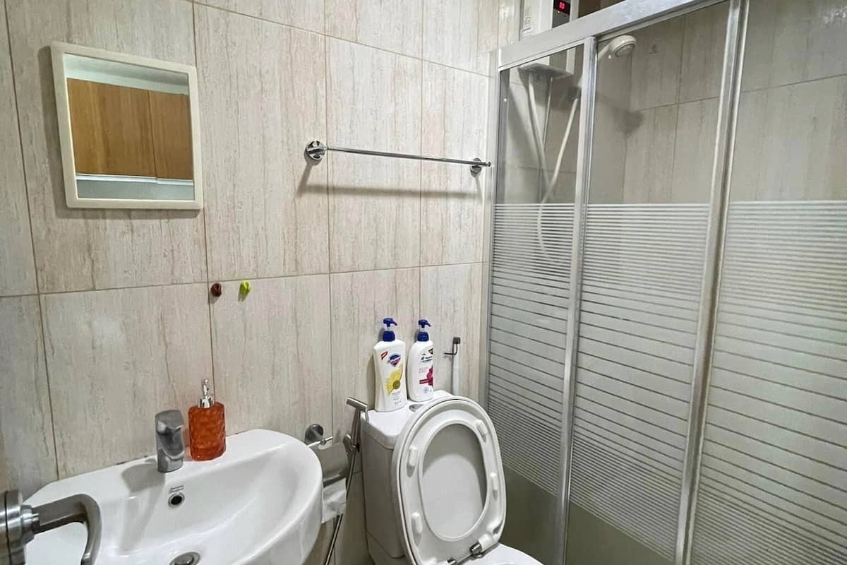 Comfort Studio | Bathroom | Shower, slippers, towels, soap